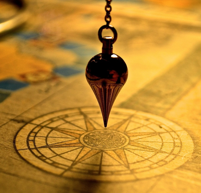 A compass image symbolizing personalized guidance and step-by-step learning within the Aviva Method at Vitality Flame